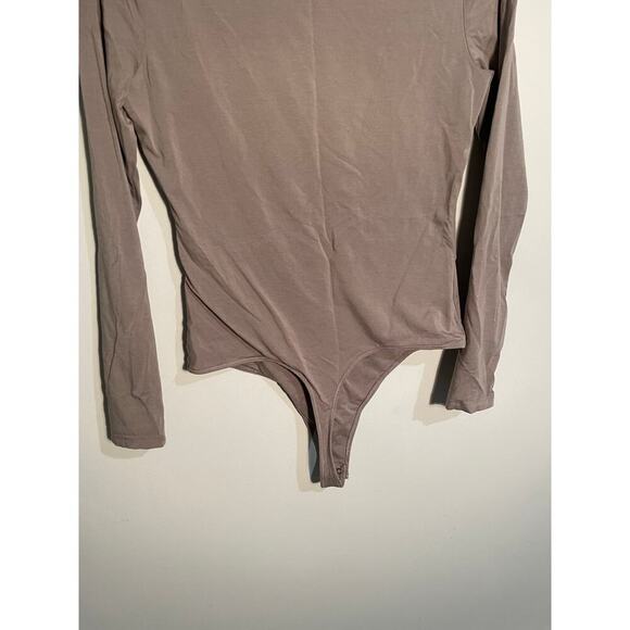 Abercrombie & Fitch A&F Modal Blend Collection Taupe Long‎ Sleeve Basic Bodysuit - Picture 7 of 10